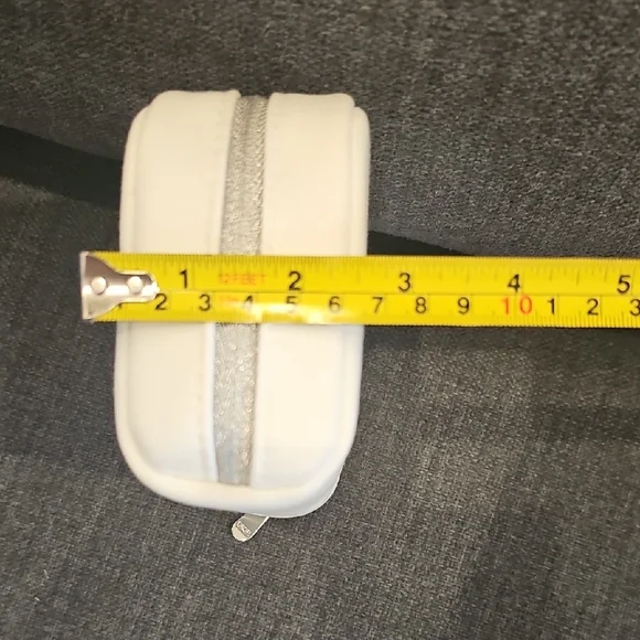 New Dior off-white cosmetic bag - Picture 8 of 8